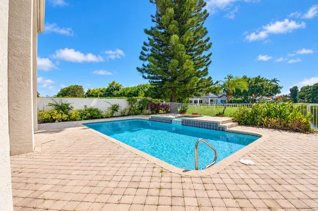 Woodfield Country Club Residence photo 48