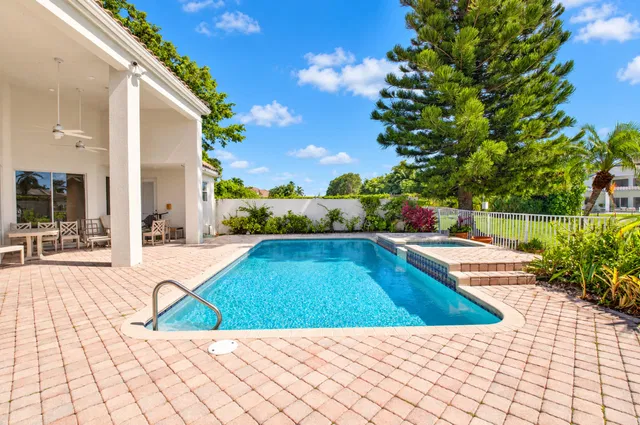 Woodfield Country Club Residence photo 54