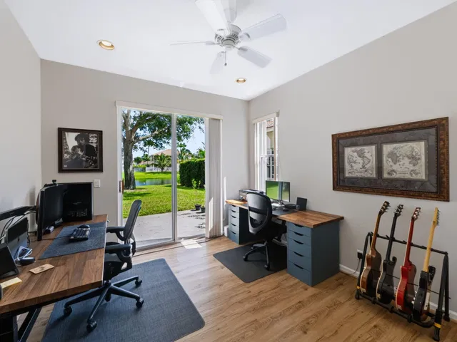 Residence photo 17