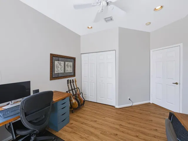 Residence photo 18