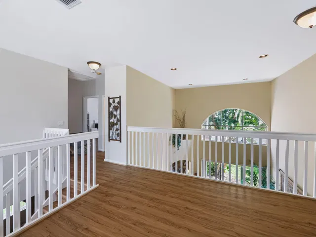 Residence photo 20