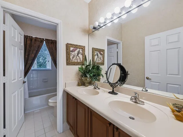 Residence photo 24