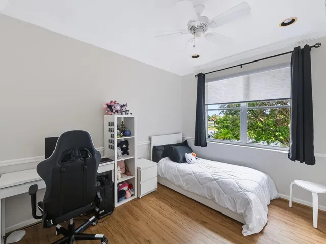Residence photo 25
