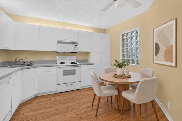 Residence photo 4