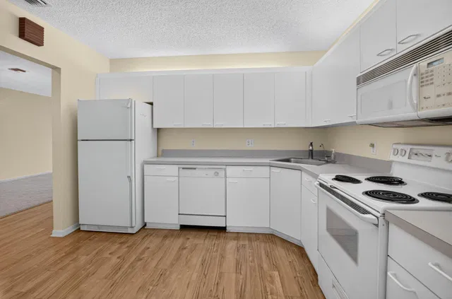 Residence photo 6