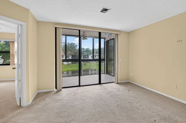 Residence photo 9
