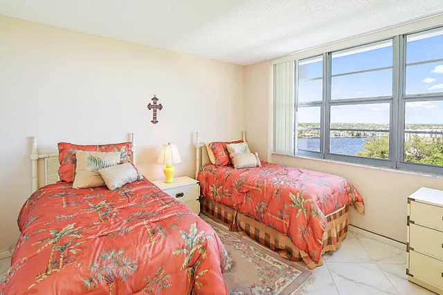  Unit 1408W photo 11