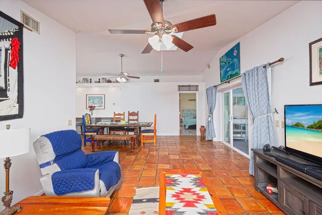 Residence photo 22