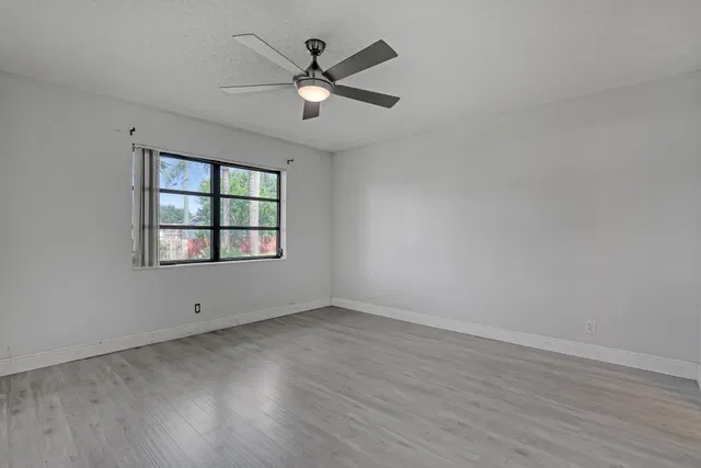 Unit 103 photo 10