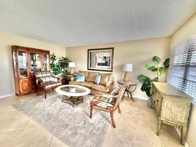 Residence photo 6