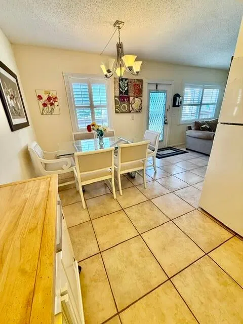 Unit 4008 photo 8