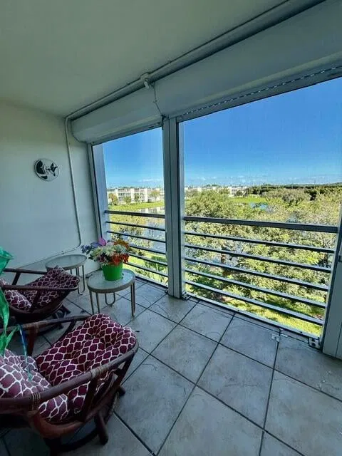 Unit 4008 photo 14