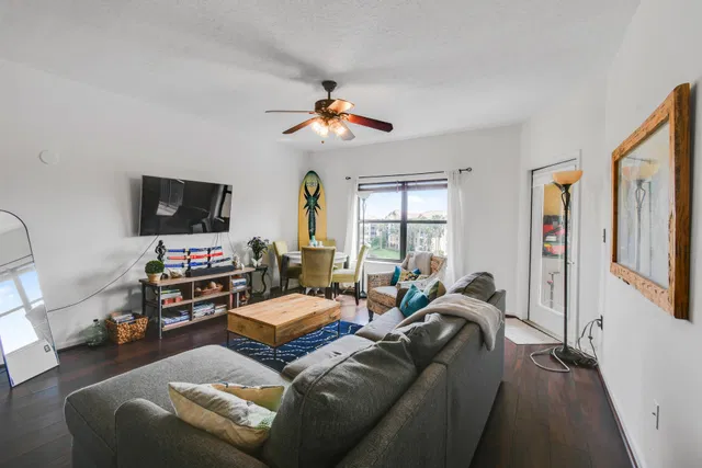 Unit 403 photo 15
