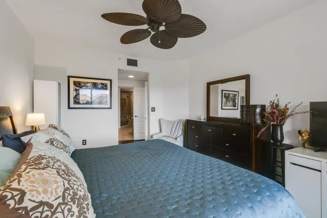 Unit 403 photo 22