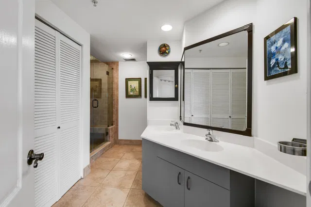 Unit 403 photo 23