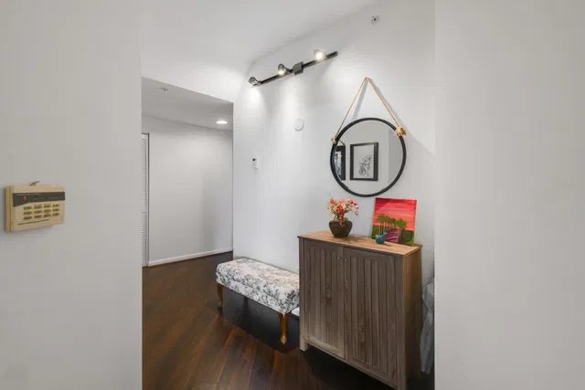 Unit 403 photo 32