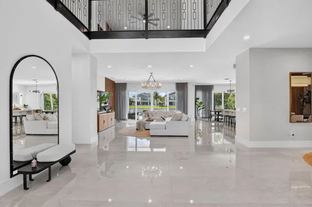 Residence photo 3