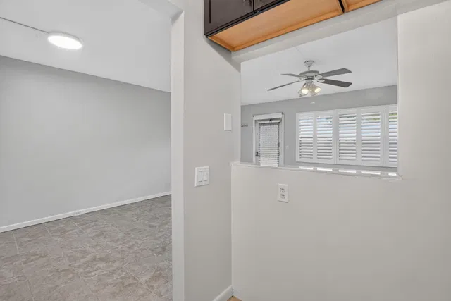 Unit 233 photo 8