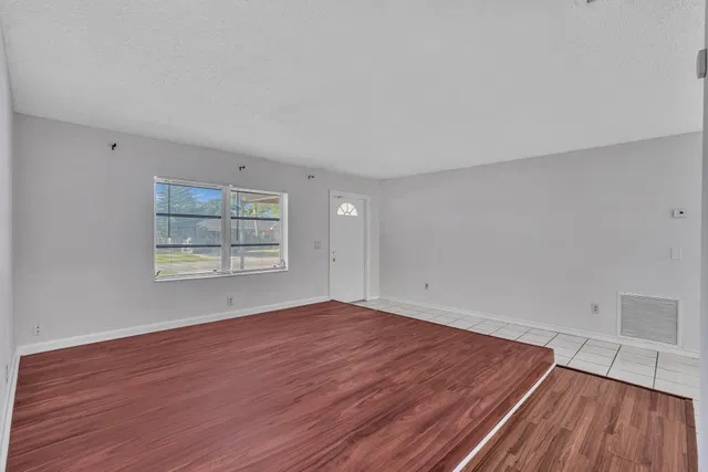 Residence photo 12