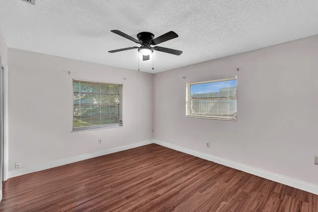 Residence photo 24