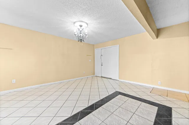  Residence photo 5