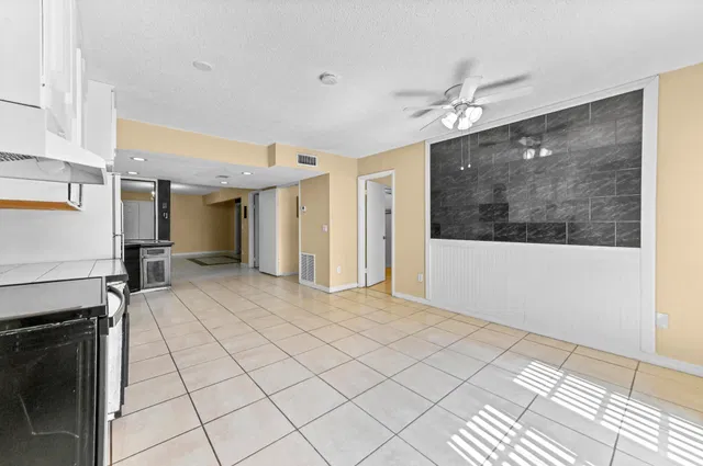  Residence photo 10