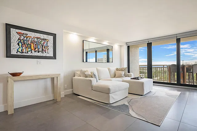 Singer Island Unit 1005 photo 3