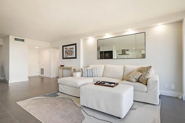 Singer Island Unit 1005 photo 4