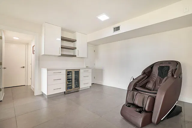 Singer Island Unit 1005 photo 19
