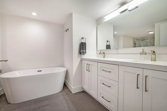 Singer Island Unit 1005 photo 25