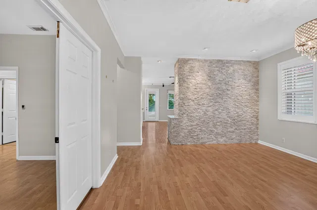  Residence photo 4