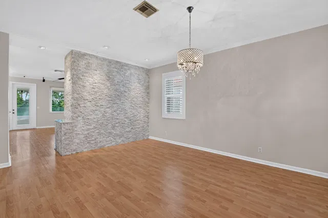  Residence photo 5