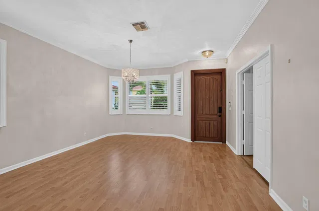 Residence photo 8