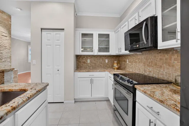  Residence photo 14