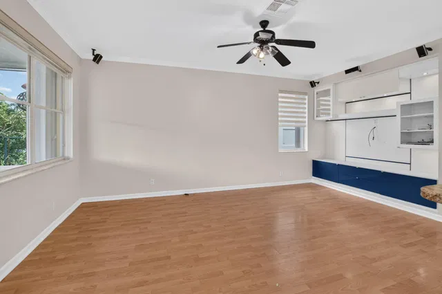  Residence photo 22