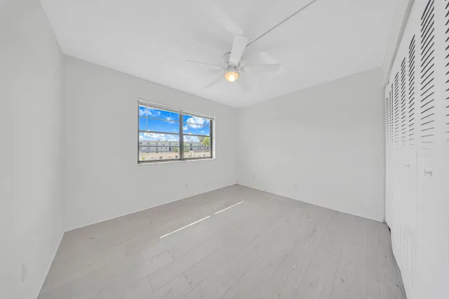 Unit 305 photo 21
