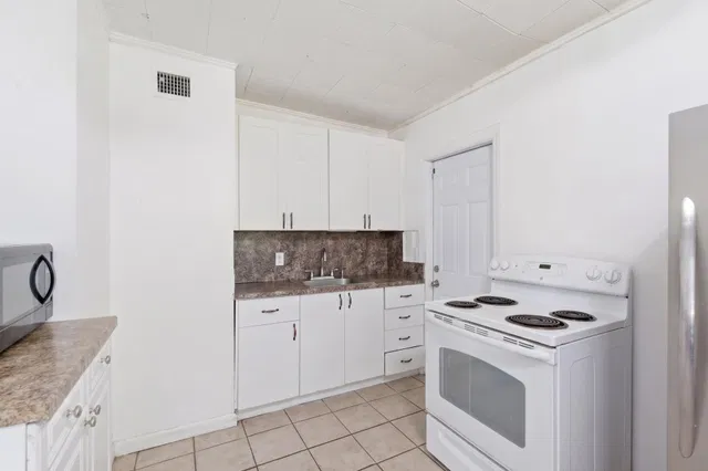  Residence photo 10