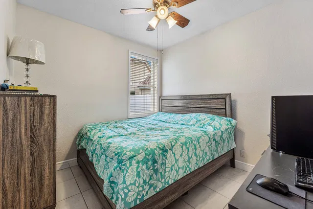Residence photo 28