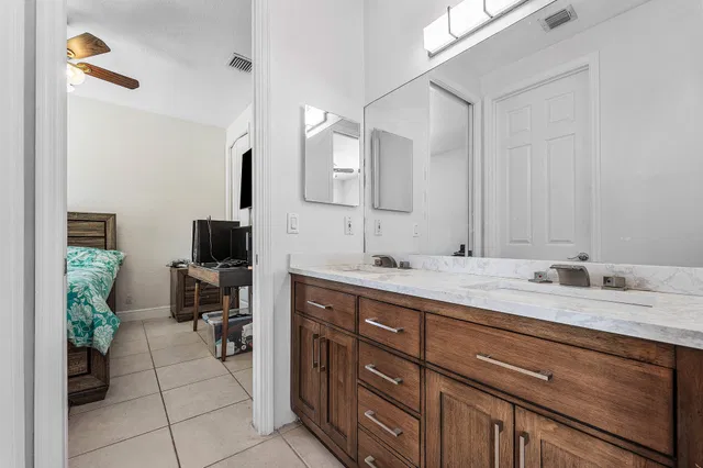 Residence photo 30