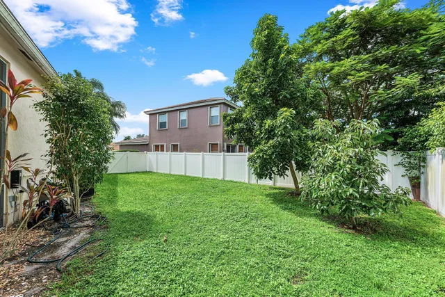 Residence photo 37