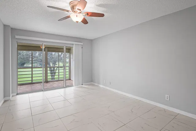 Unit 211 photo 9