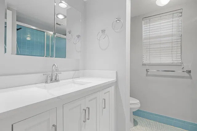 Unit 211 photo 12