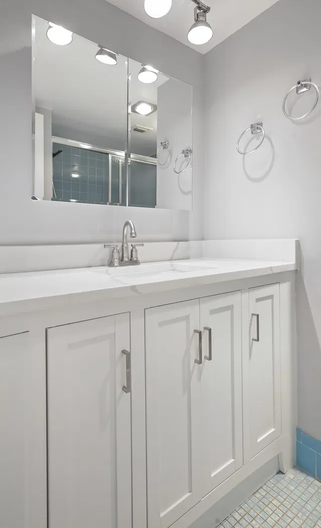Unit 211 photo 13
