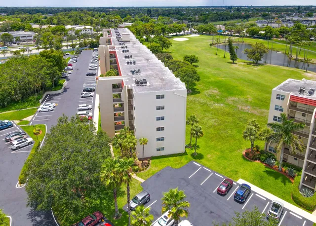 Unit 211 photo 28