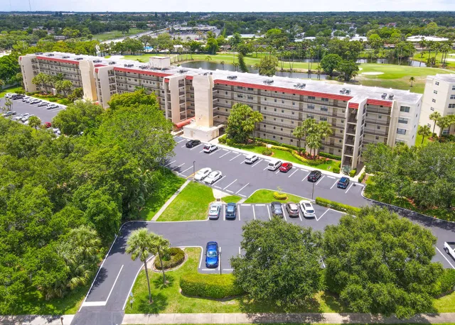 Unit 211 photo 31
