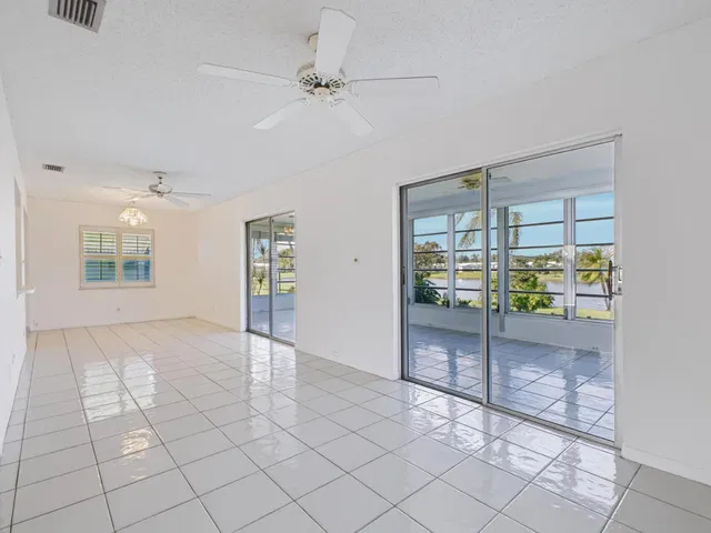 Residence photo 6
