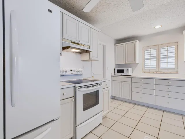 Residence photo 17