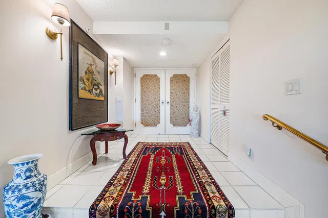Unit 503 photo 16