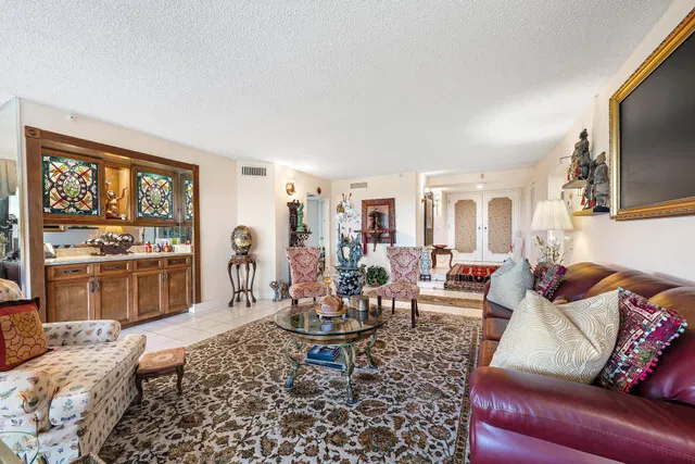 Unit 503 photo 17