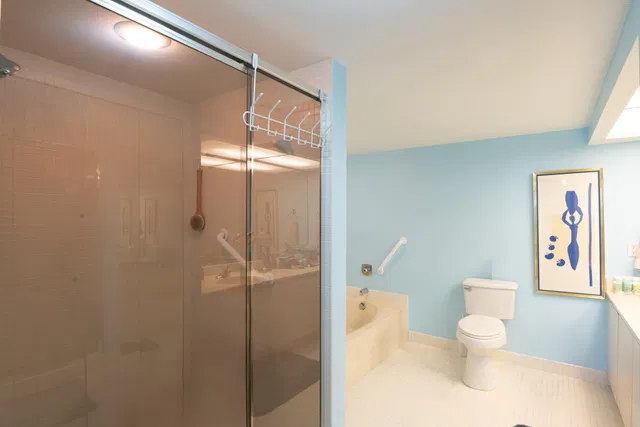 Unit 1103 photo 25